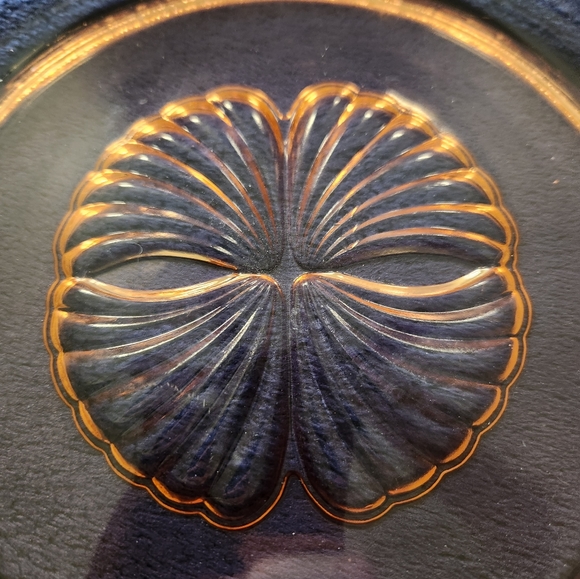 (2) Vintage 10" Pink Depression Glass Dinner Plates - Picture 3 of 4